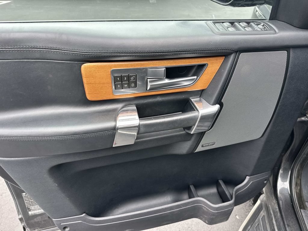 Used 2015 Land Rover LR4 HSE LUX AWD/4WD image 15