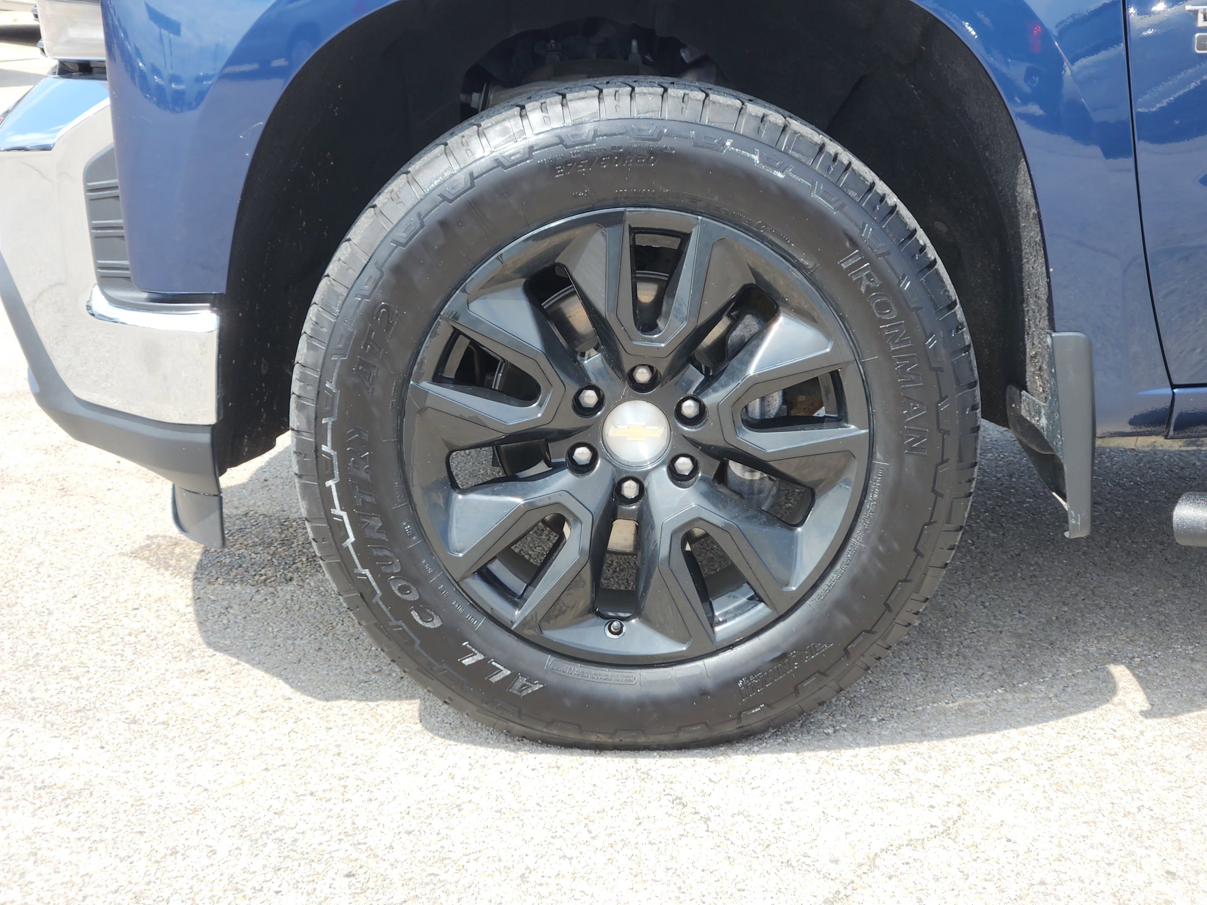 Used 2020 Chevrolet Silverado 1500 LT w/ Texas Edition AWD/4WD image 10