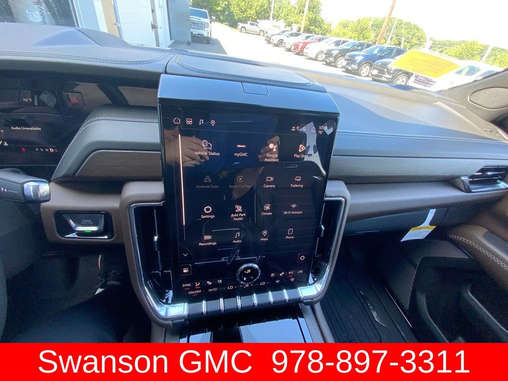 New 2026 GMC Yukon Denali Ultimate w/ LPO, Floor Liner Package AWD/4WD image 13