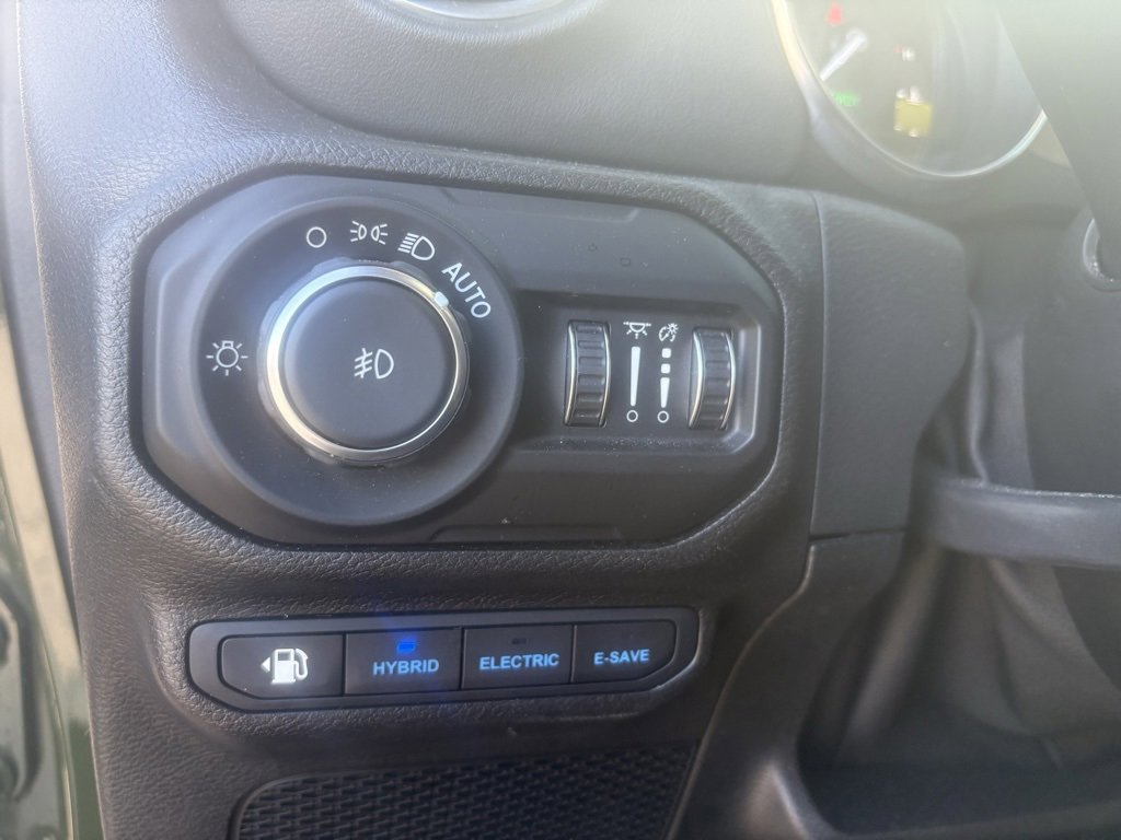 Used 2021 Jeep Wrangler Unlimited Sahara image 25