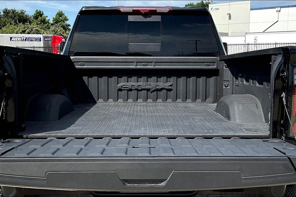 Used 2024 GMC Sierra 2500 AT4X image 38