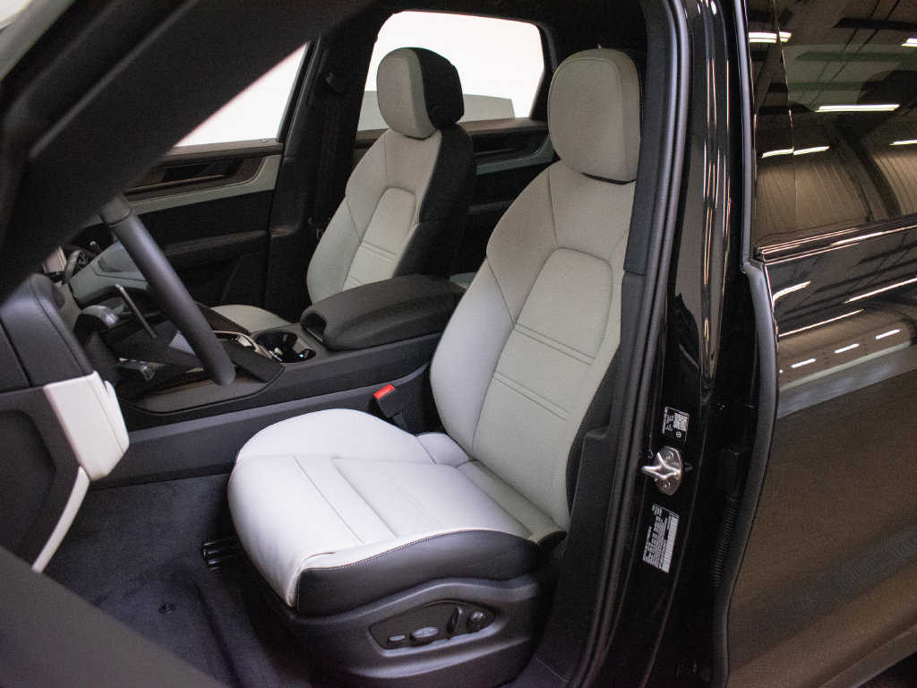 New 2026 Porsche Cayenne S AWD/4WD image 5