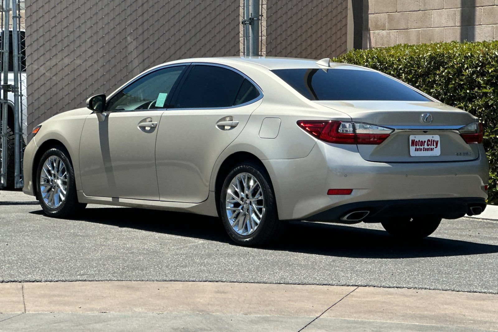 Used 2018 Lexus ES 350 w/ Premier Package FWD image 6