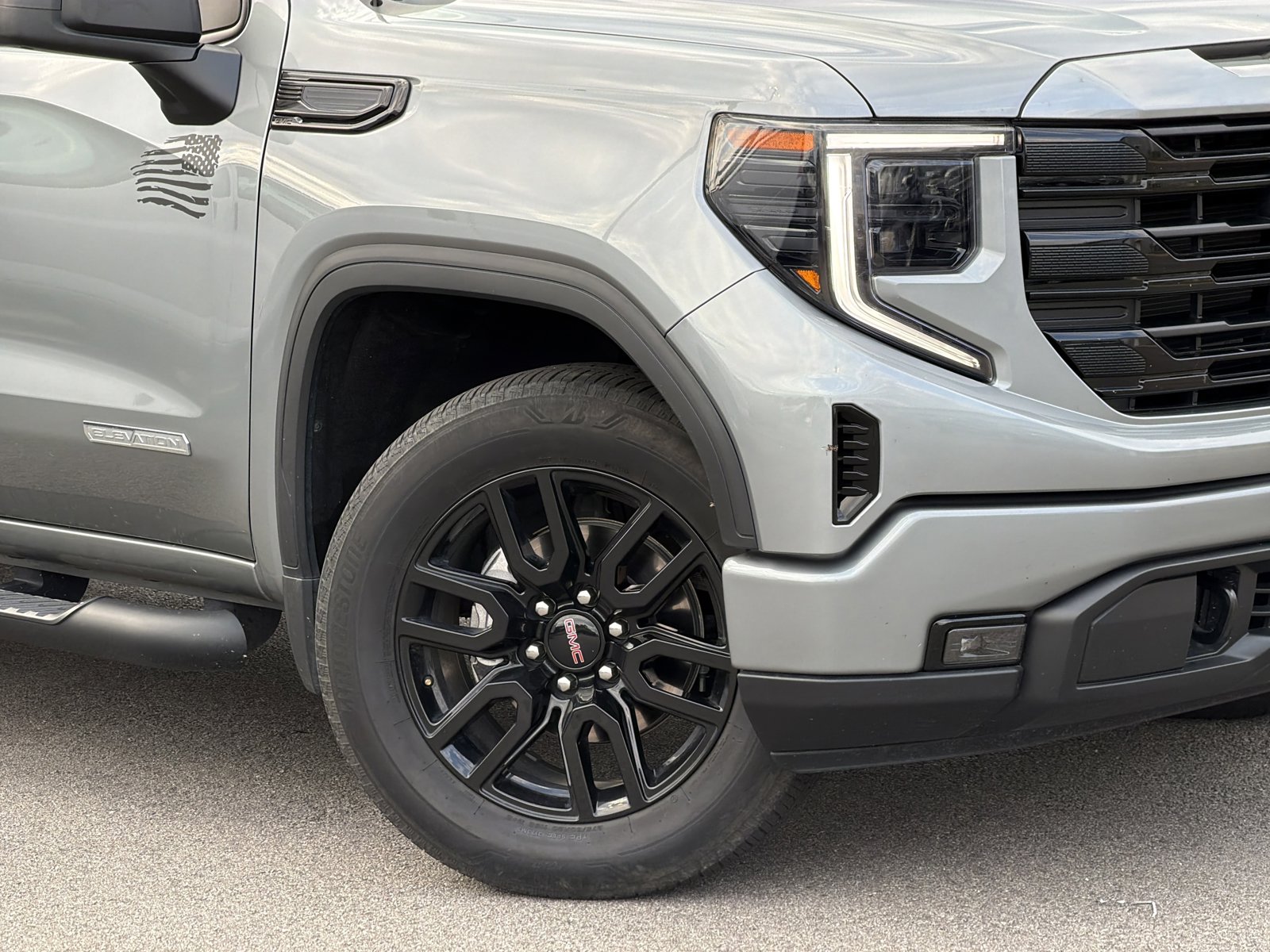 Used 2023 GMC Sierra 1500 Elevation AWD/4WD image 3