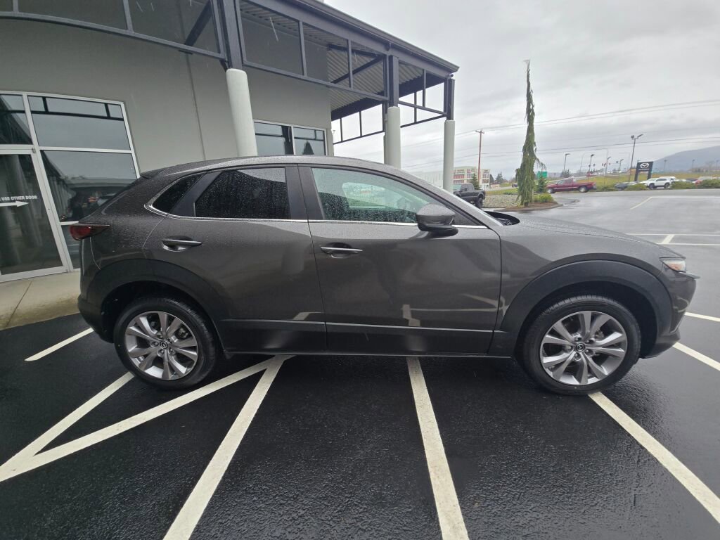 Used 2021 MAZDA CX-30 FWD 2.5 S w/ Select Package image 4