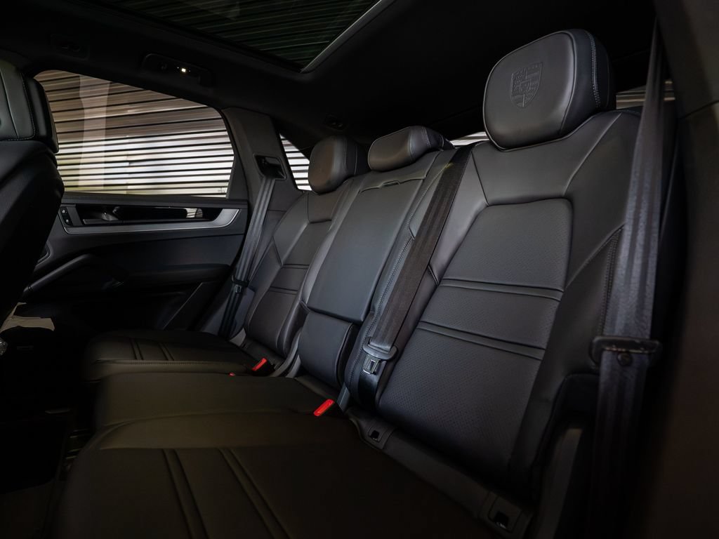 New 2026 Porsche Cayenne S AWD/4WD image 24