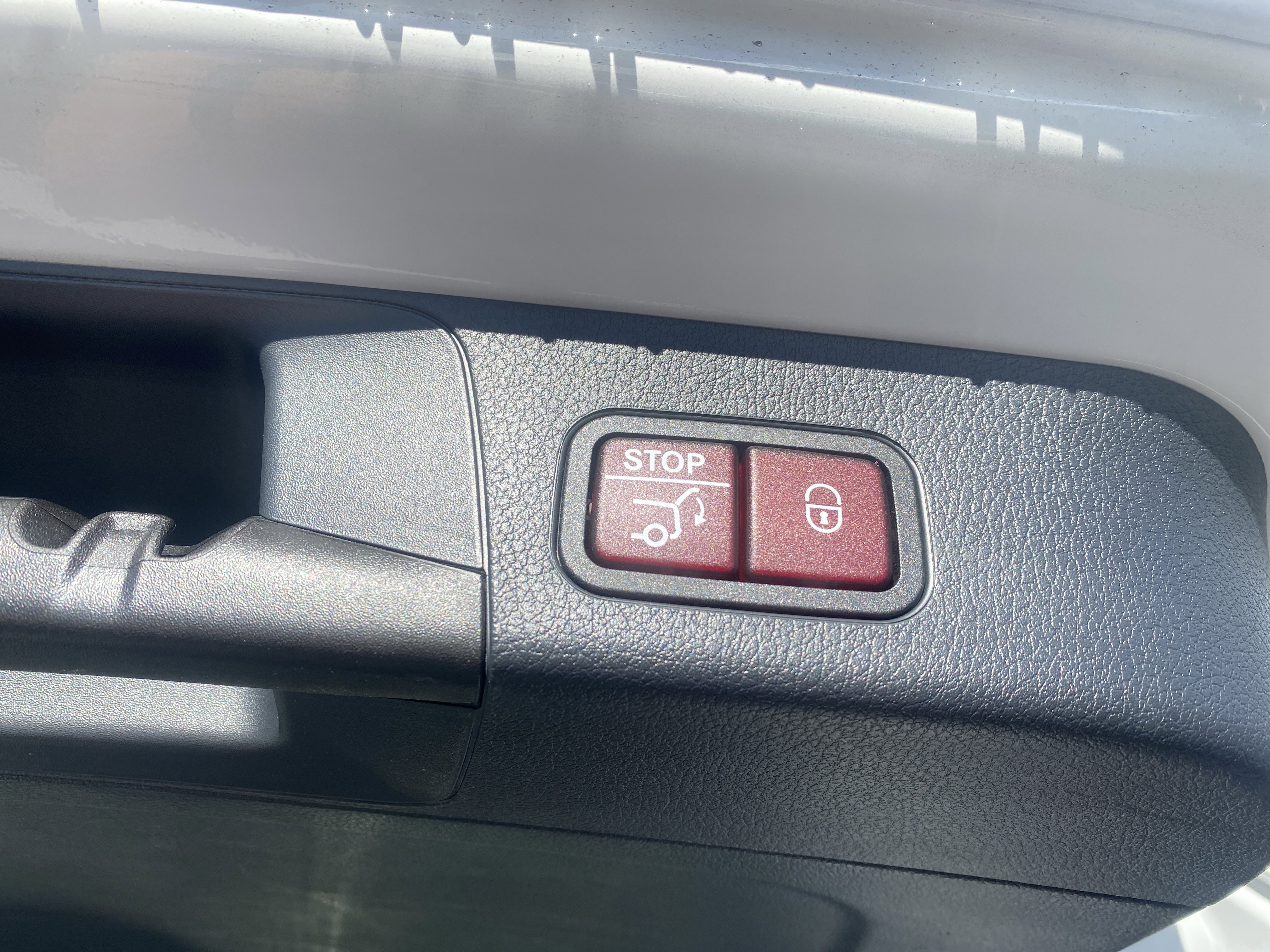 Certified 2023 Mercedes-Benz GLB 250 4MATIC image 27