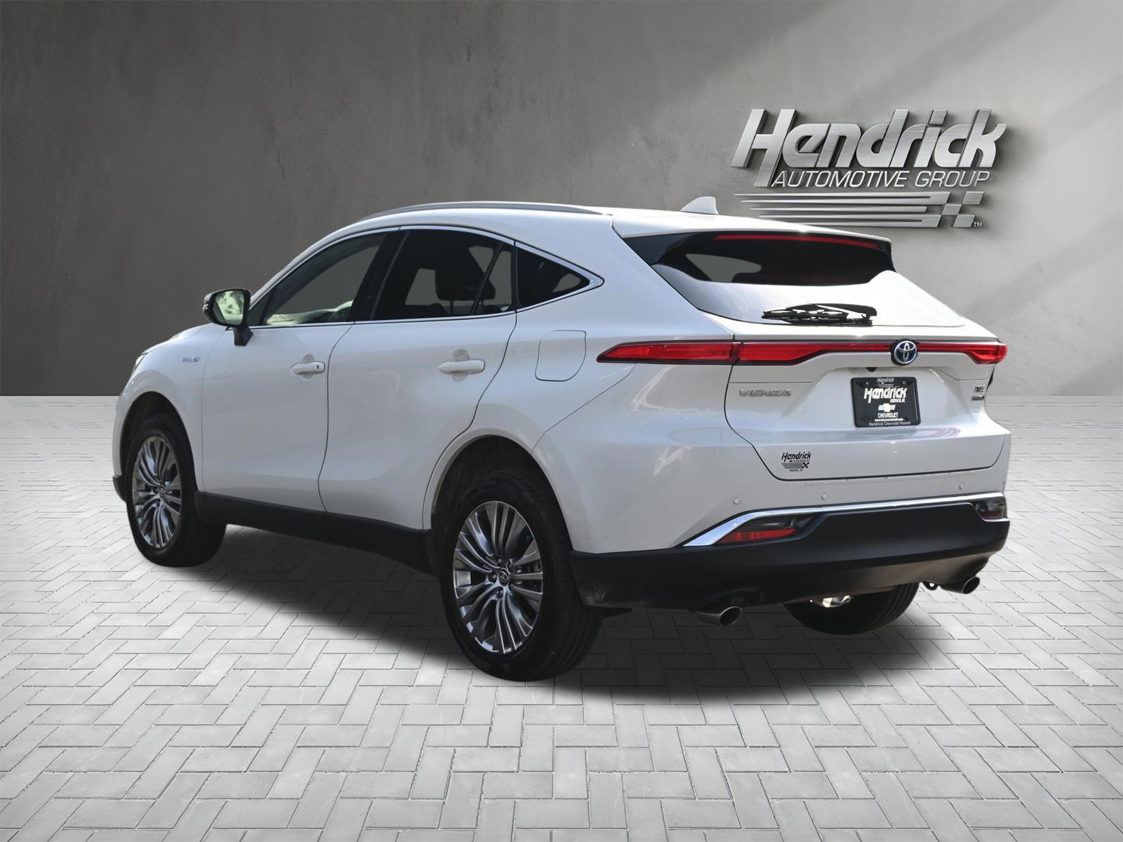 Used 2021 Toyota Venza XLE w/ Softex Package image 8