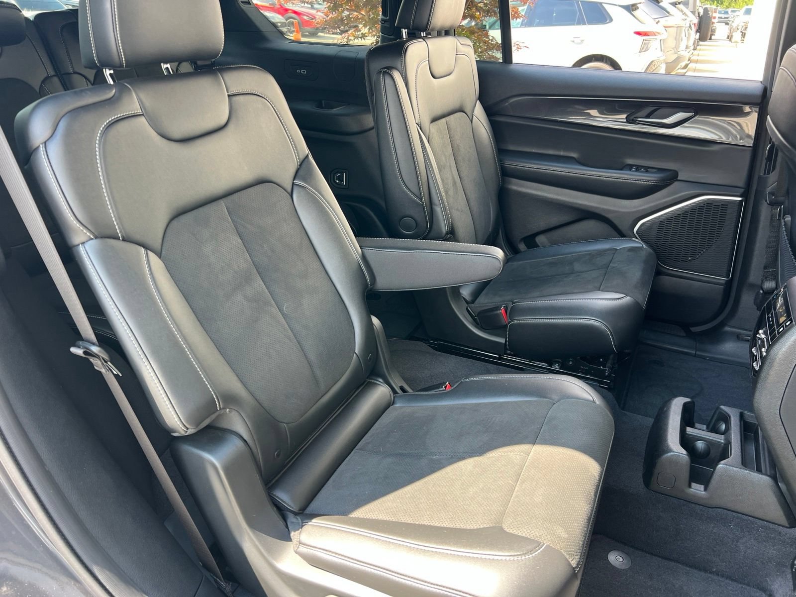 Used 2021 Jeep Grand Cherokee L Laredo RWD image 40