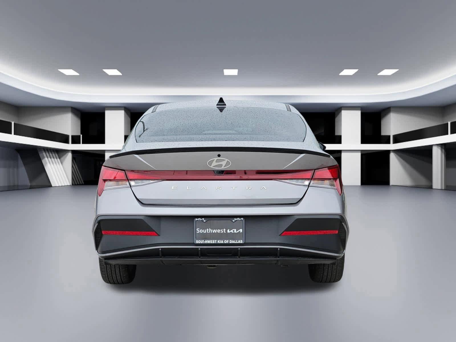 Used 2025 Hyundai Elantra Sport FWD image 5