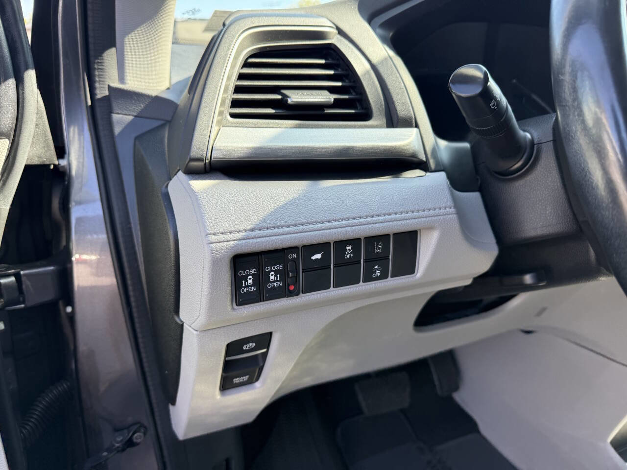 Used 2018 Honda Odyssey EX-L image 12