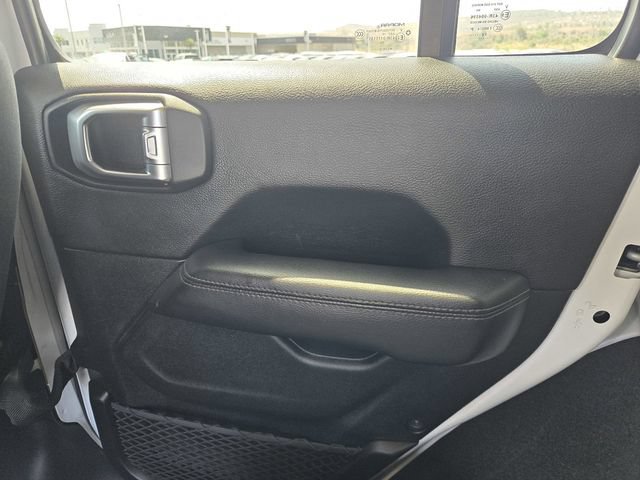 Used 2020 Jeep Wrangler Unlimited Sahara w/ Uconnect 4C Nav & Sound Group AWD/4WD image 12