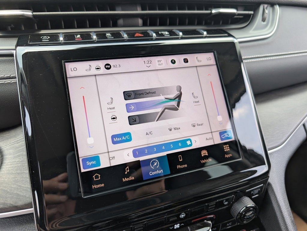 Used 2022 Jeep Grand Cherokee Limited image 24