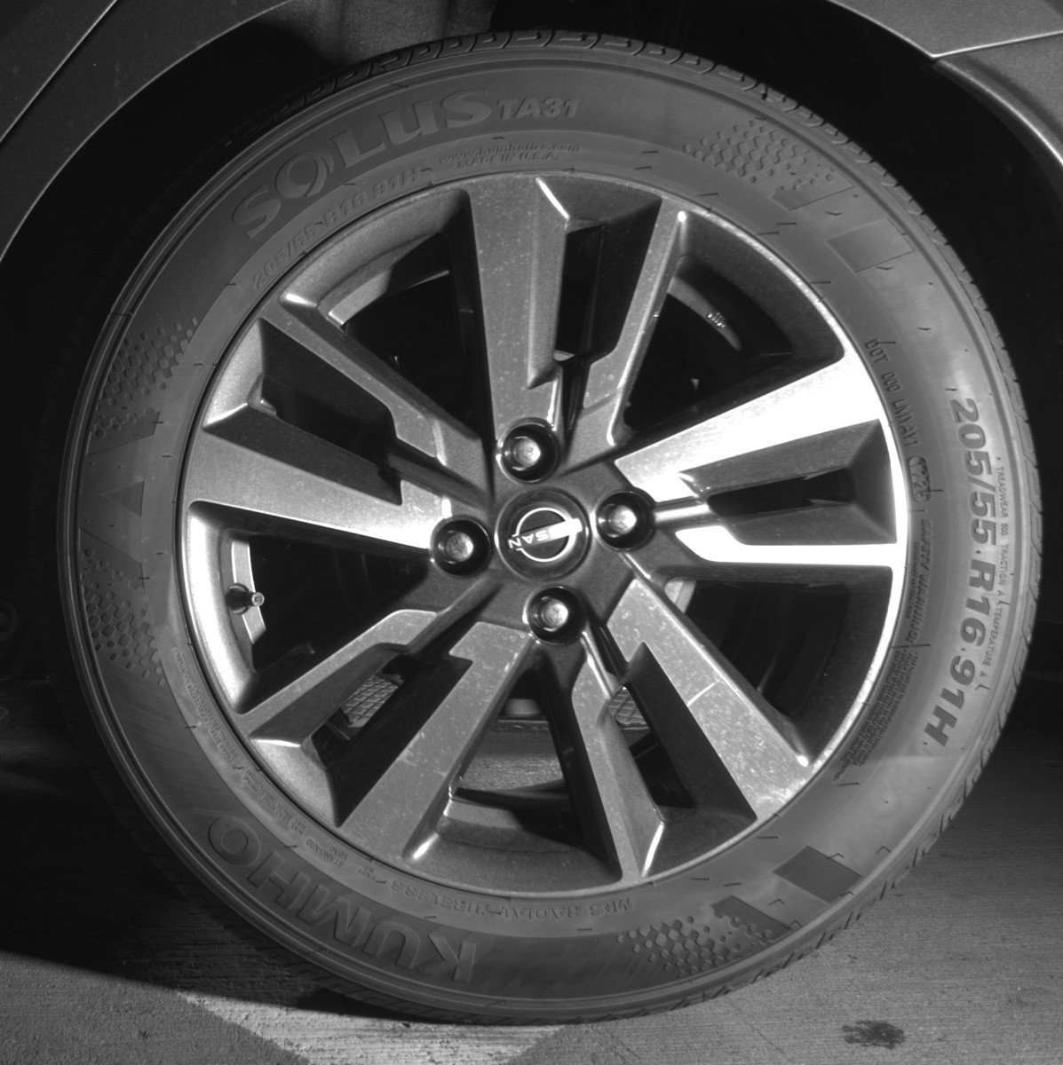 Used 2025 Nissan Versa SV image 14