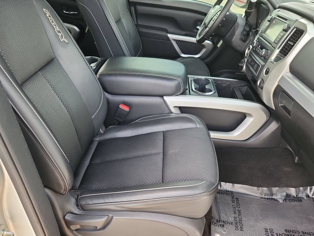 Used 2019 Nissan Titan PRO-4X AWD/4WD image 16