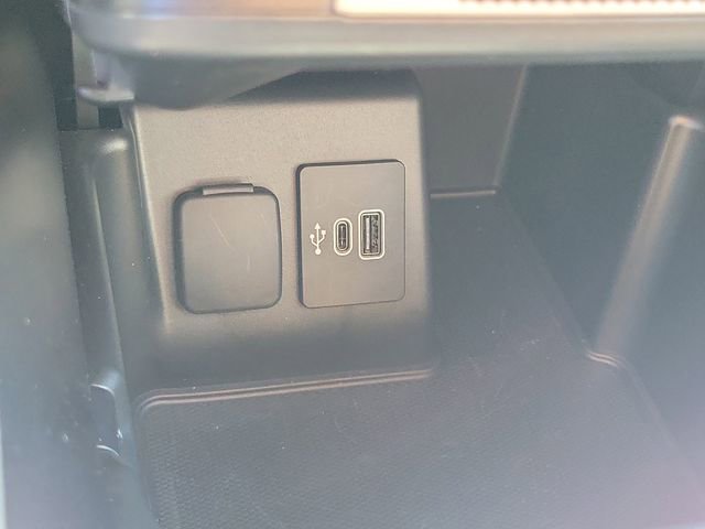 Used 2025 Ford Explorer Active RWD image 11