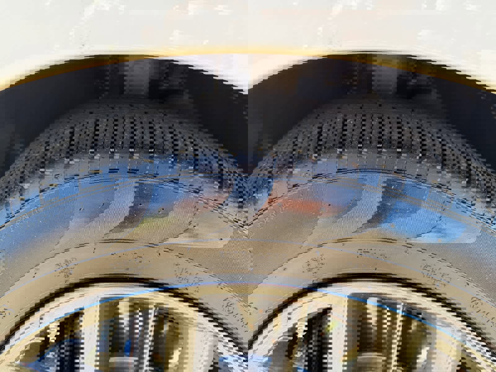 Used 2024 Maserati Levante GT Ultima image 7