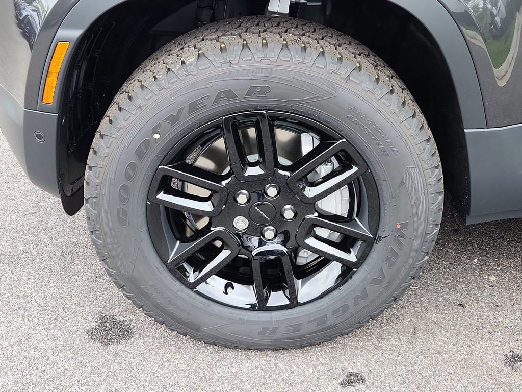 New 2026 Land Rover Defender 130 S AWD/4WD image 9
