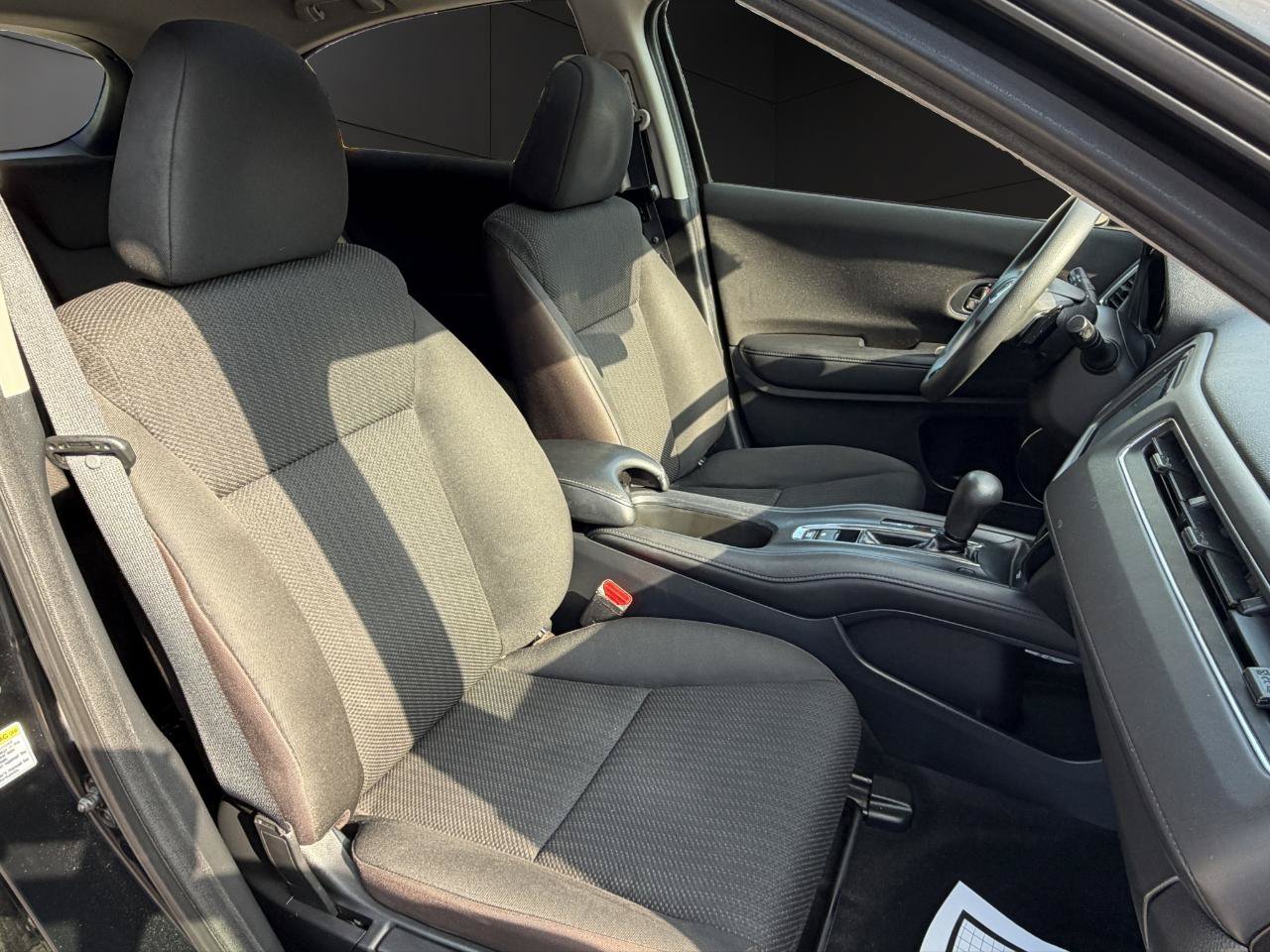 Used 2016 Honda HR-V EX image 17