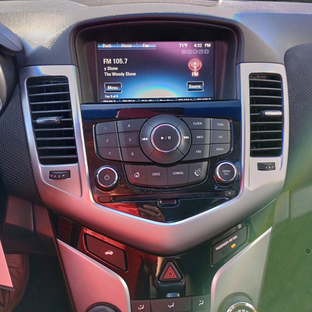 Used 2016 Chevrolet Cruze LT image 14