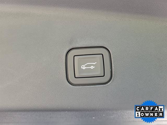 Certified 2026 Cadillac Vistiq Platinum w/ LPO, Floor Liner Package AWD/4WD image 8