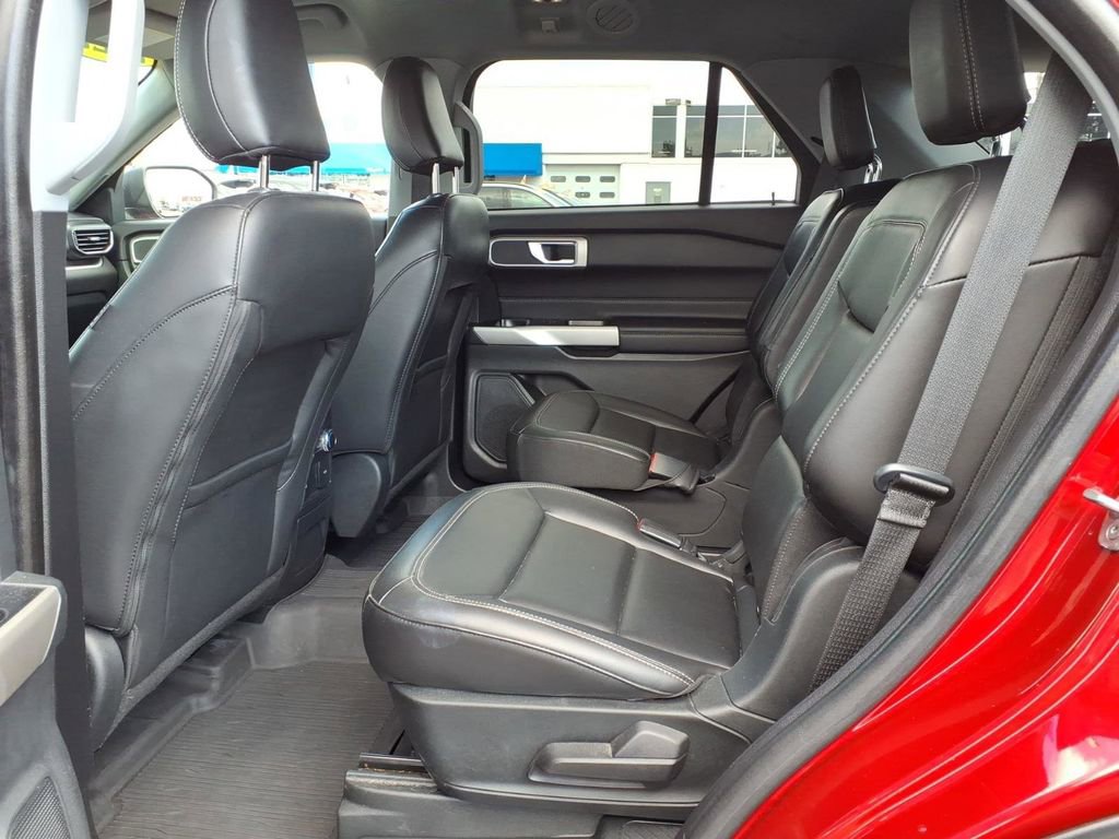 Used 2022 Ford Explorer XLT w/ Equipment Group 202A image 12