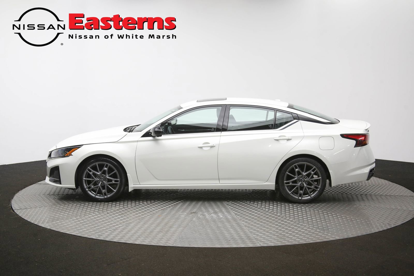 Used 2024 Nissan Altima 2.0 SR FWD image 58