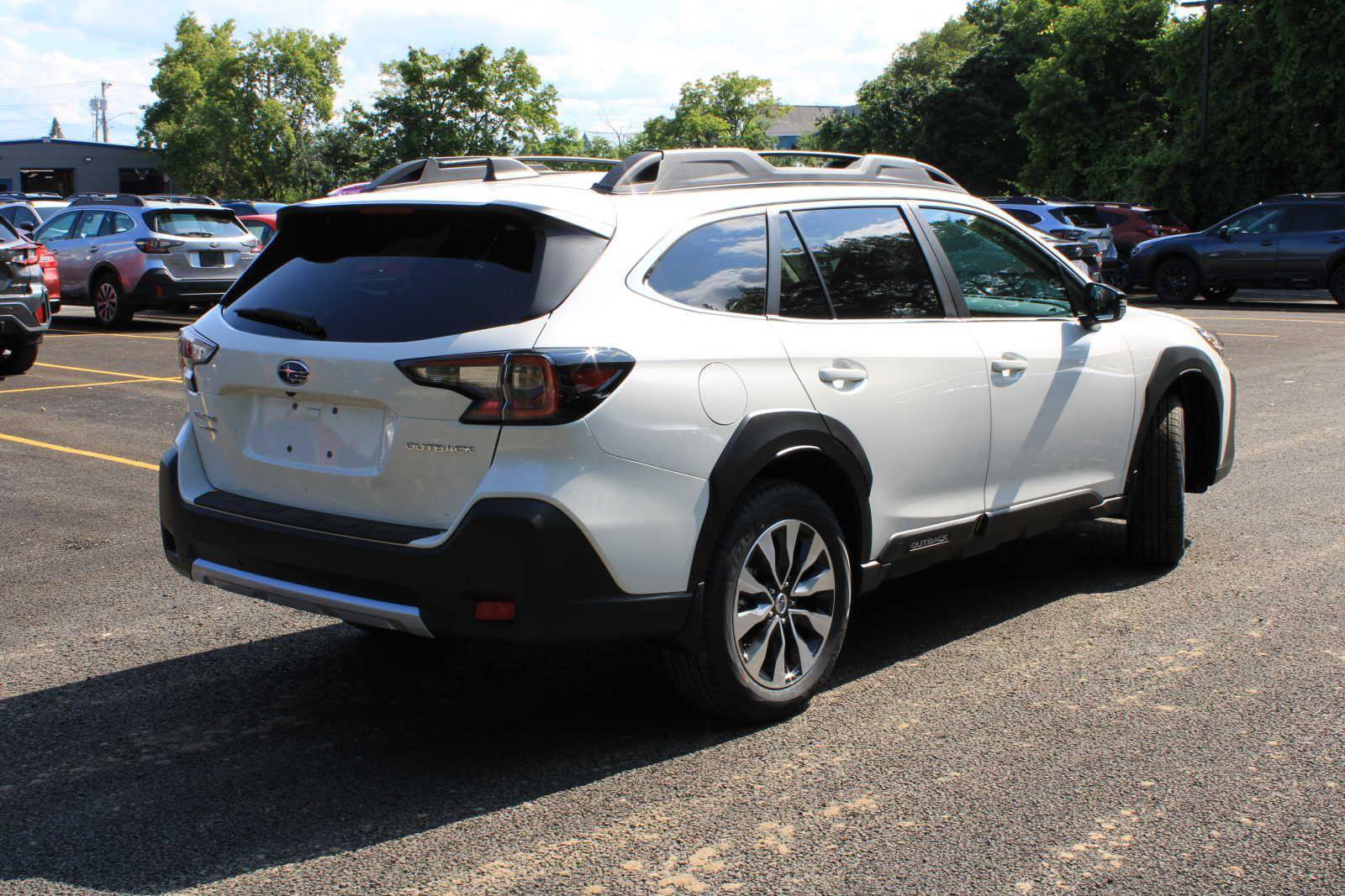 New 2025 Subaru Outback Limited image 11