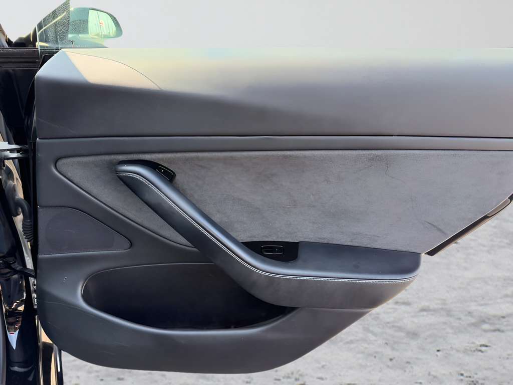 Used 2018 Tesla Model 3 Mid Range RWD image 30