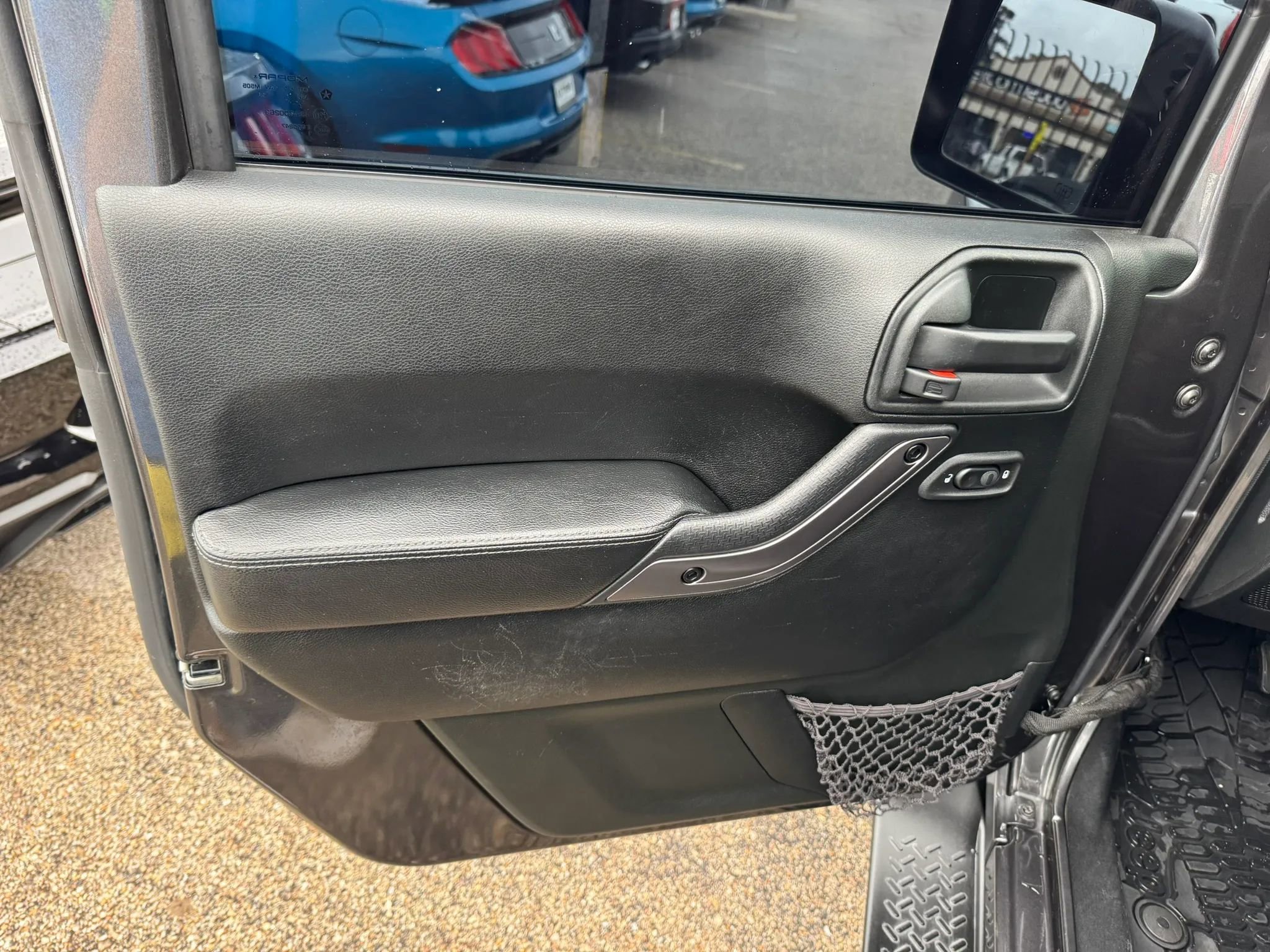 Used 2018 Jeep Wrangler Unlimited Sahara AWD/4WD image 16