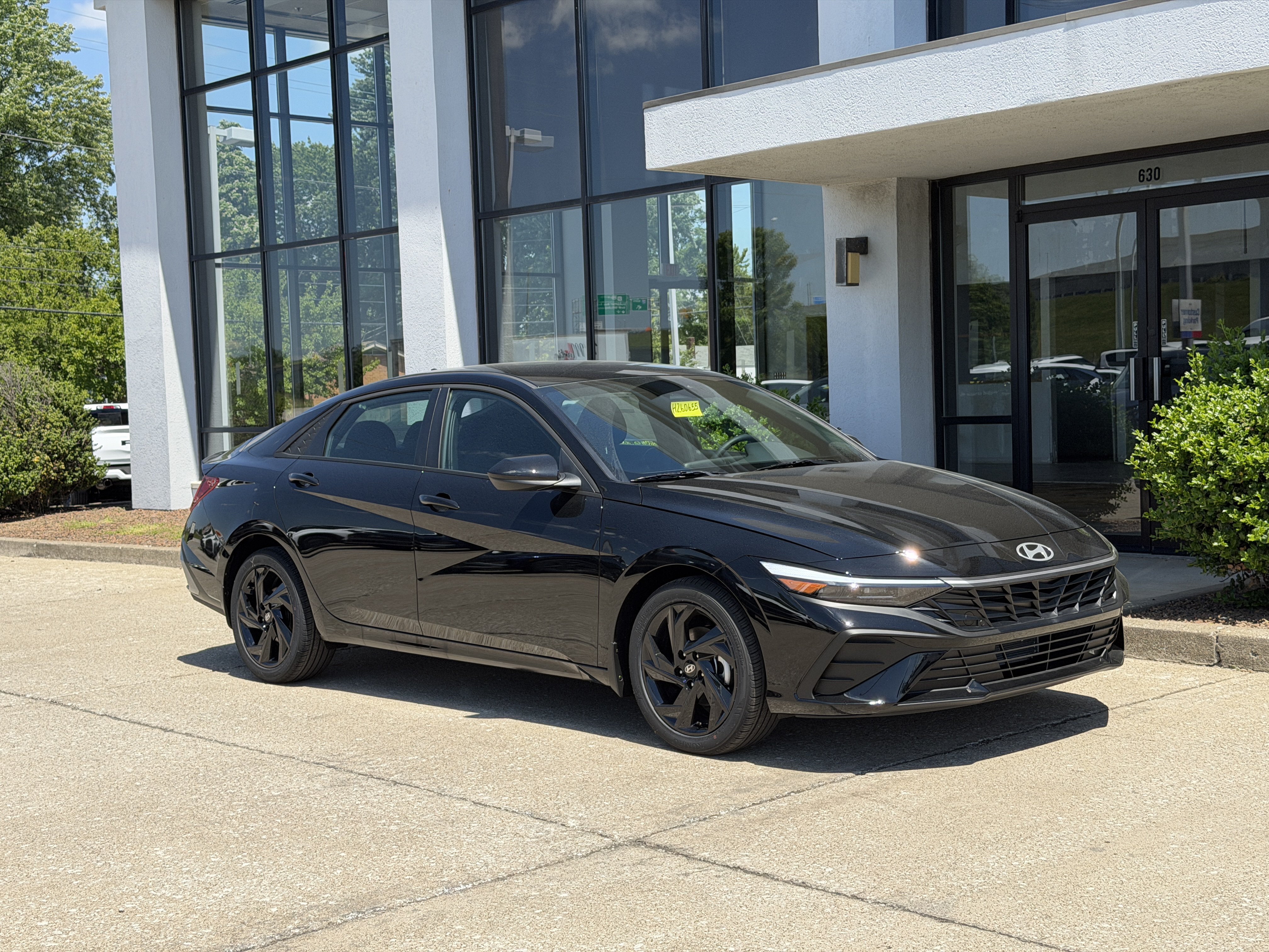 Used 2026 Hyundai Elantra Sport FWD image 2
