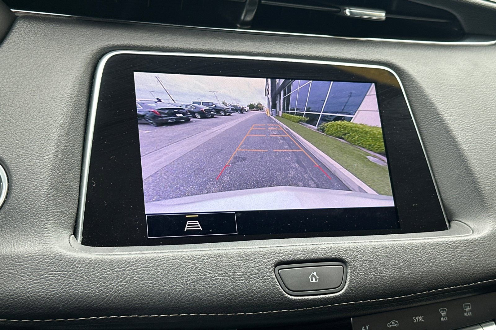 Used 2023 Cadillac XT4 Luxury w/ Cold Weather Package image 26