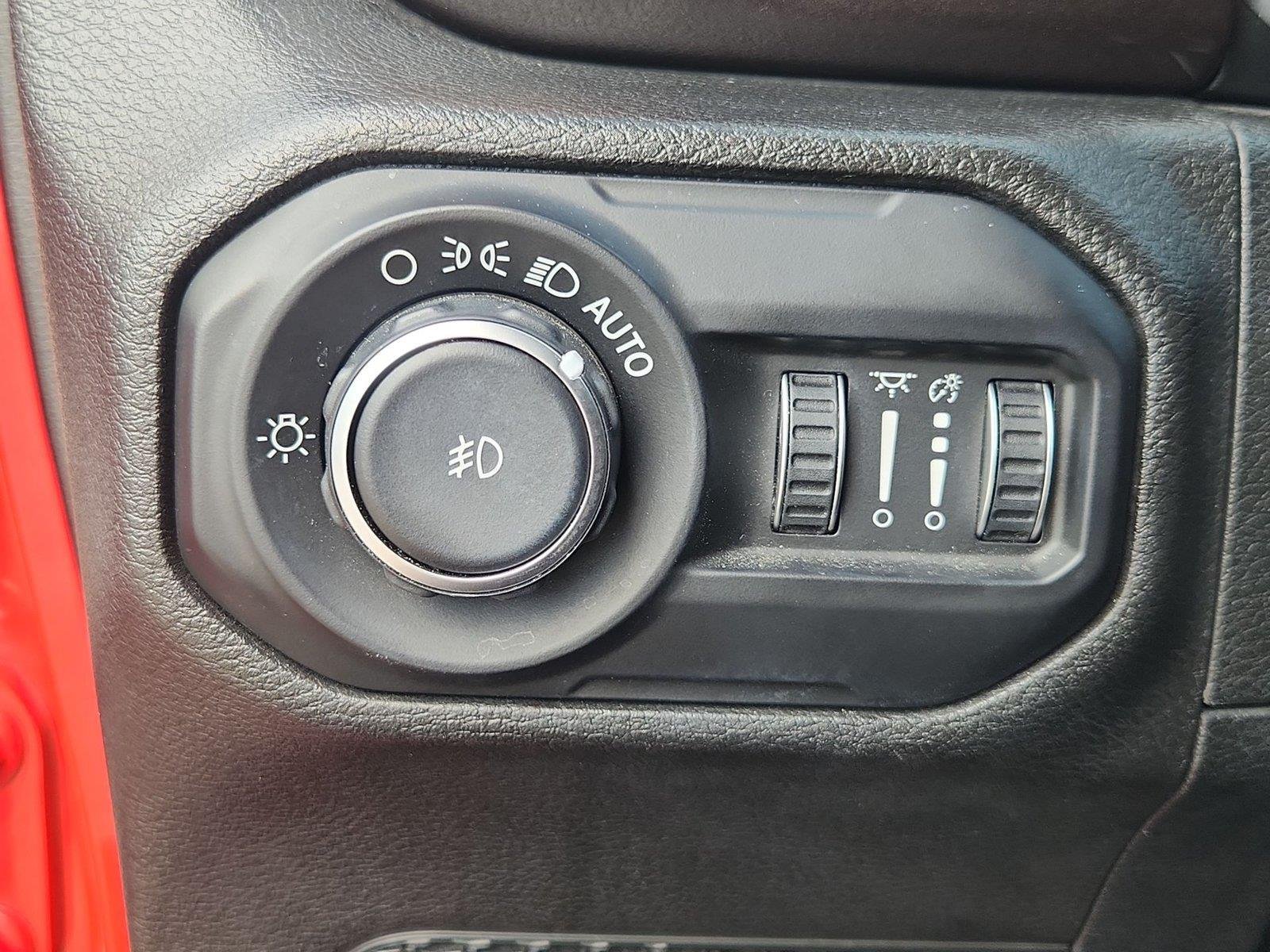Used 2019 Jeep Wrangler Unlimited Sahara AWD/4WD image 18