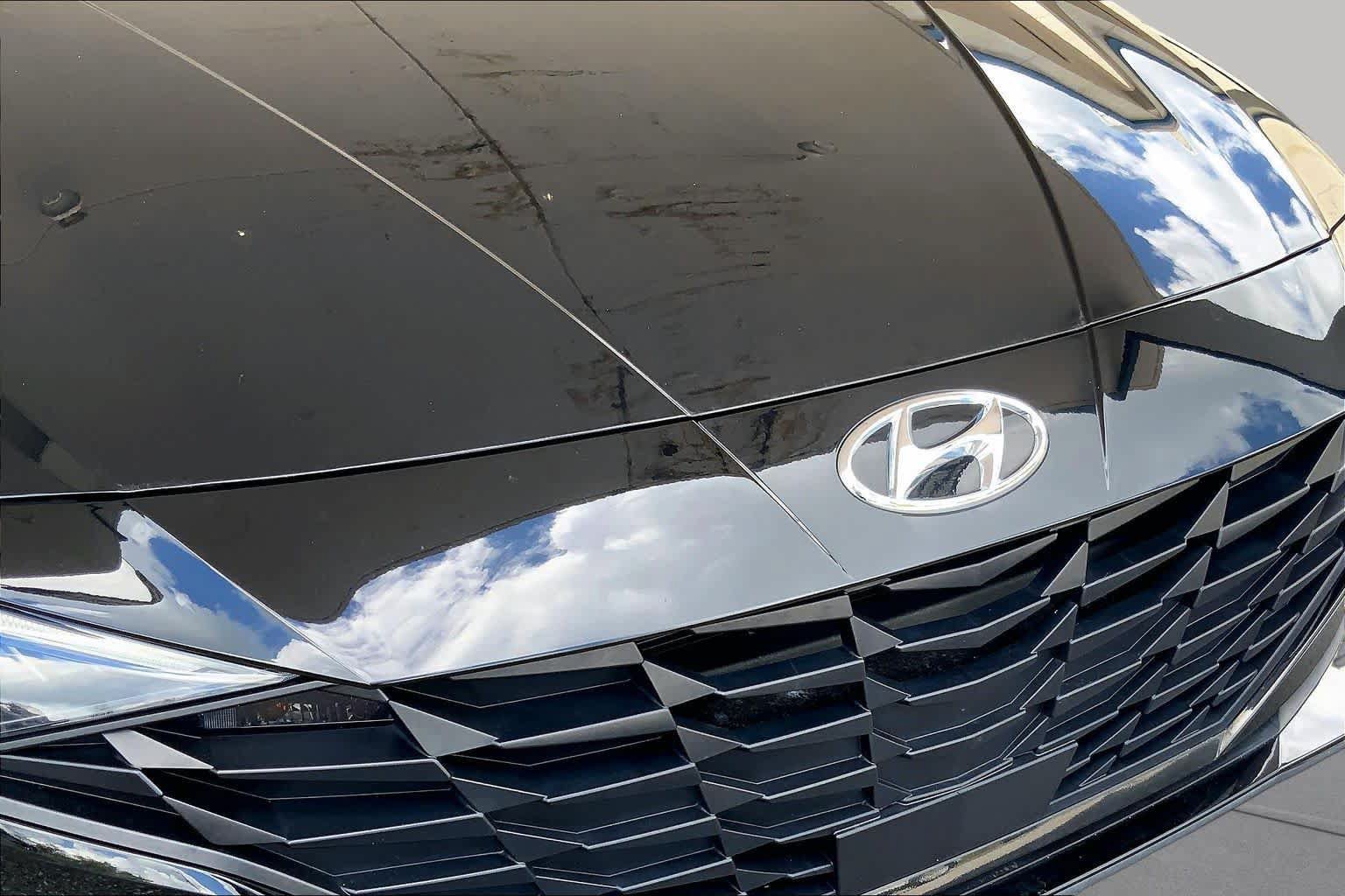 Used 2023 Hyundai Elantra SEL w/ Convenience Package FWD image 32