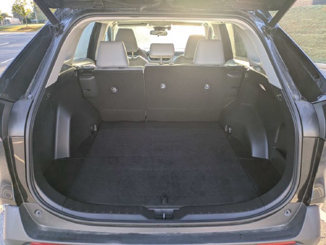 Used 2022 Toyota RAV4 XLE Premium FWD image 13