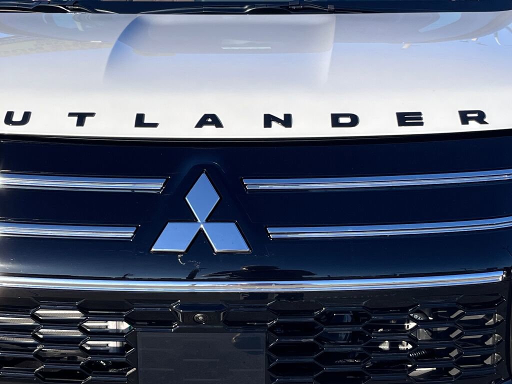 New 2026 Mitsubishi Outlander SEL FWD image 9