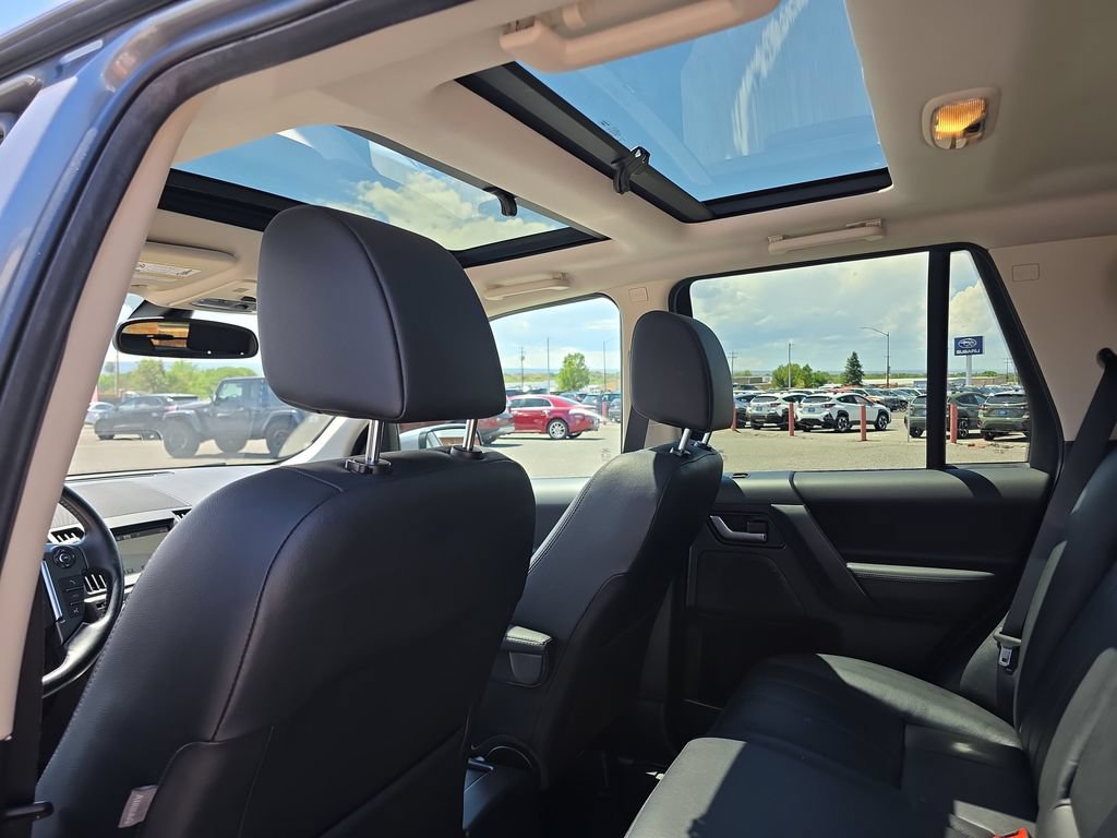 Used 2015 Land Rover LR2 AWD/4WD image 26