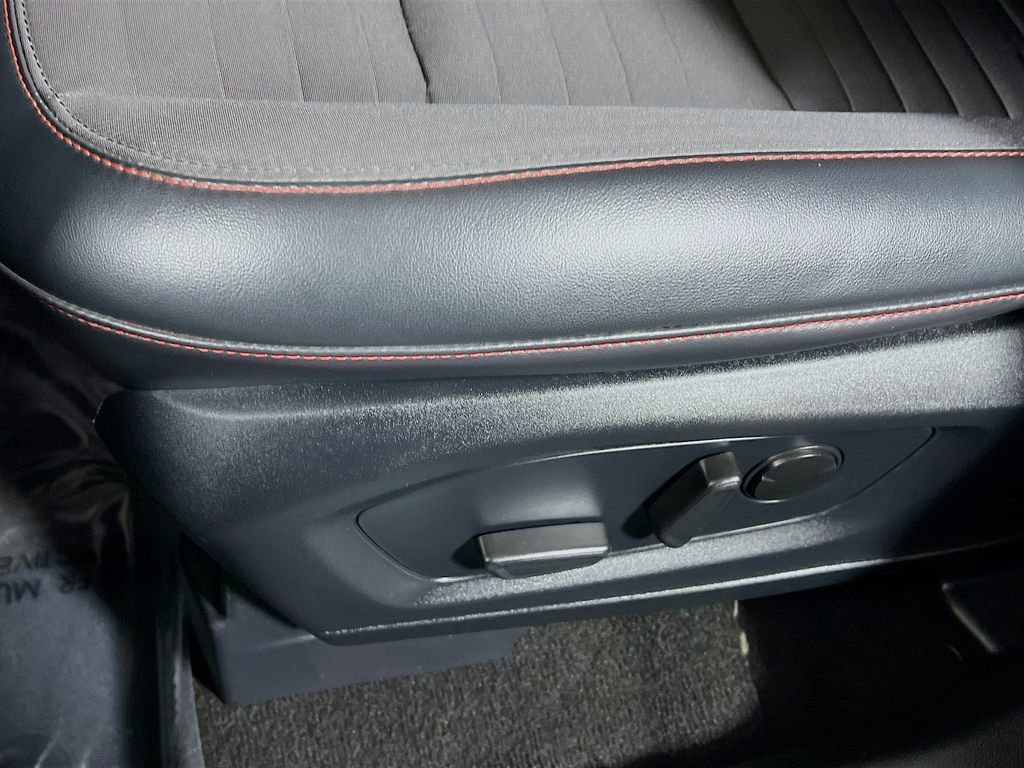 Used 2025 Ford Explorer ST-Line w/ ST-Line Street Pack image 17