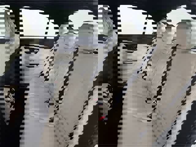 Certified 2025 Mercedes-Benz C 300 4MATIC Sedan image 32