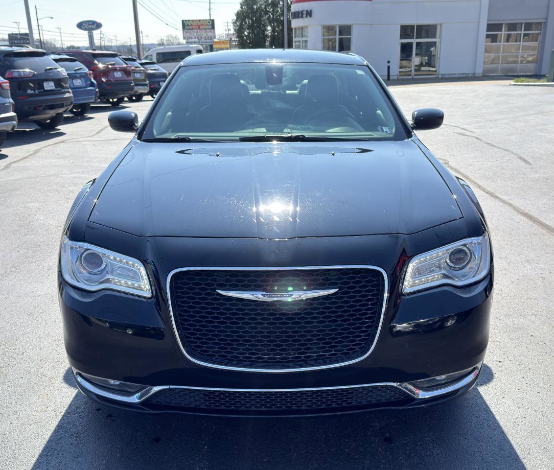 Used 2015 Chrysler 300 Limited w/ Driver Convenience Group image 5