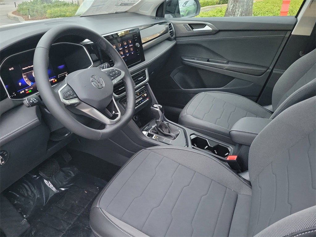 New 2026 Volkswagen Taos SE image 7