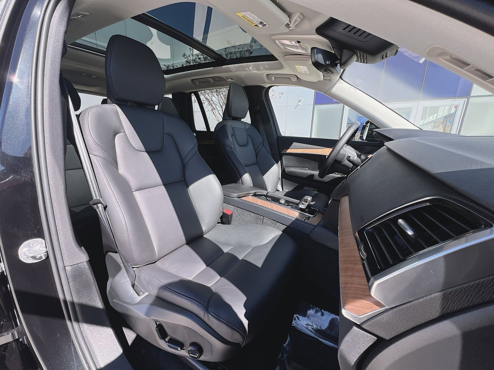 Certified 2023 Volvo XC90 B6 Plus w/ Protection Package Premier image 28