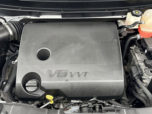 Used 2023 Chevrolet Traverse LT w/ LPO, Floor Liner Package image 28