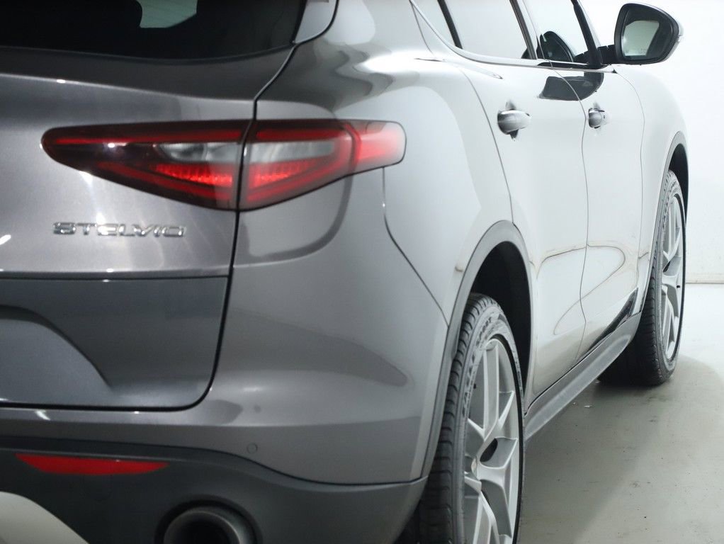 Used 2018 Alfa Romeo Stelvio Ti Sport image 46