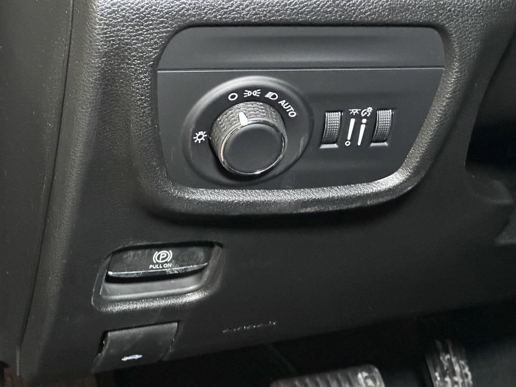 New 2026 Jeep Grand Cherokee Altitude image 19