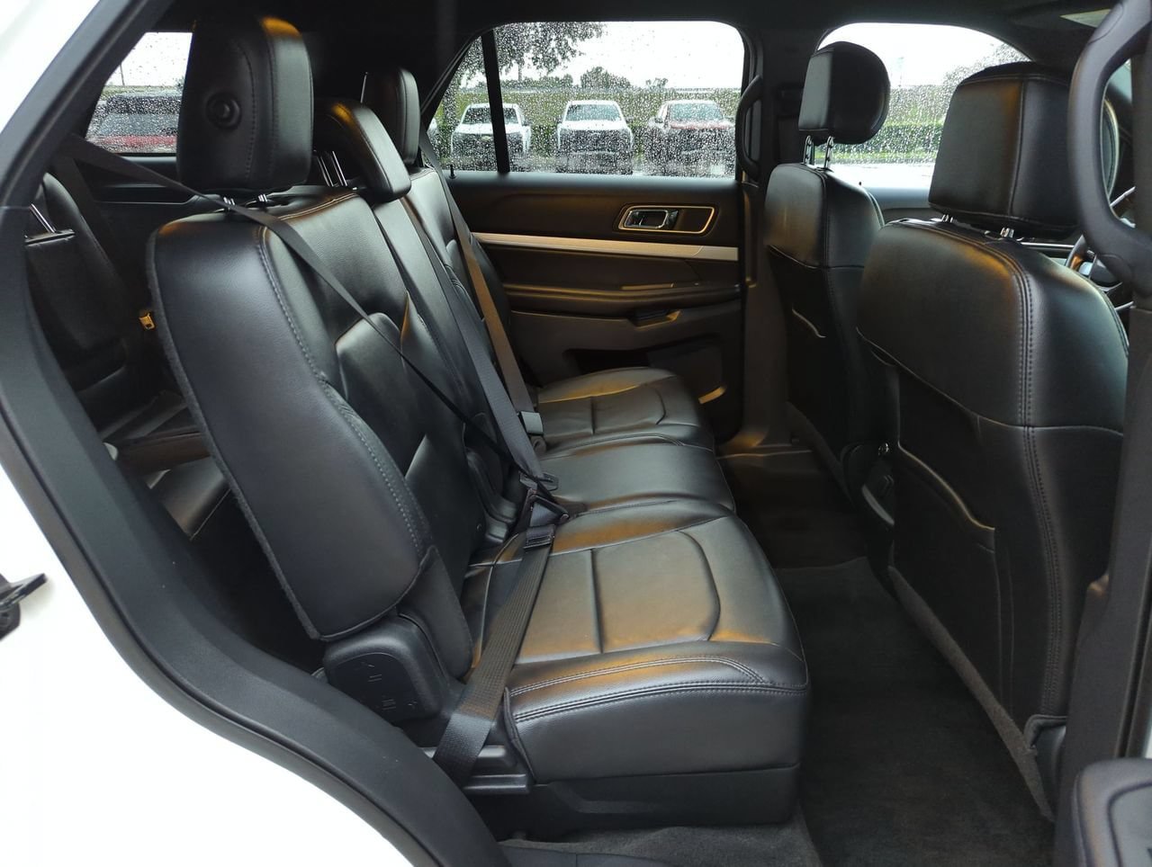 Used 2017 Ford Explorer XLT w/ Equipment Group 202A FWD image 22