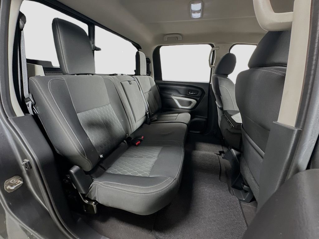 Used 2017 Nissan Titan SV image 24