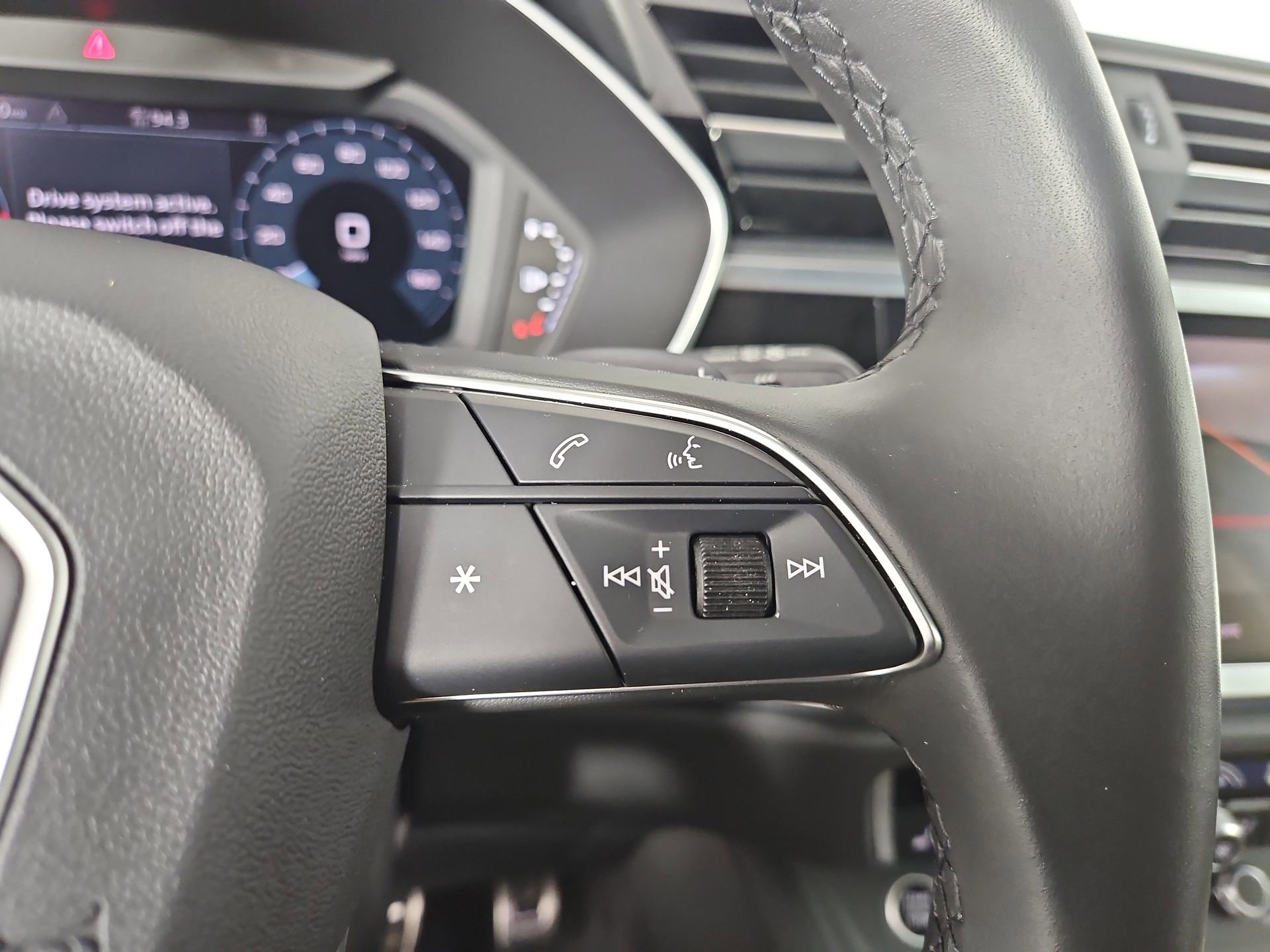 Certified 2025 Audi Q3 2.0T Premium Plus w/ Premium Plus Package image 28