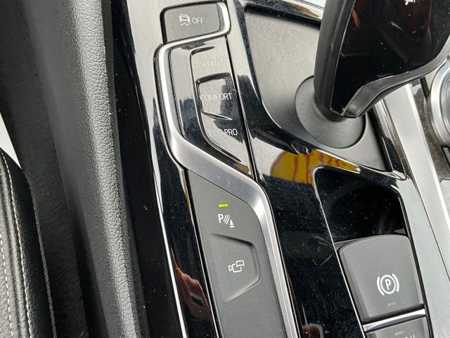 Used 2017 BMW 540i xDrive image 29