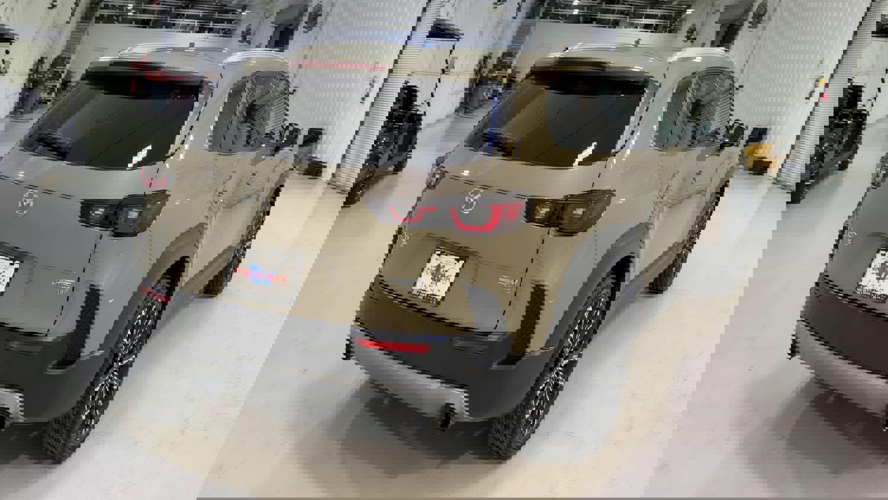 Used 2024 MAZDA CX-50 AWD 2.5 Turbo image 9